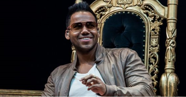 Romeo santos tenia miedo de trabajar con Marc Anthony Romeo santos tenia miedo de trabajar con Marc Anthony align=