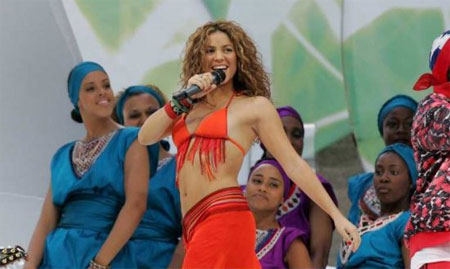 Shakira Waka Waka vs David Bisbal Waving Flag