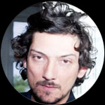 León Larregui