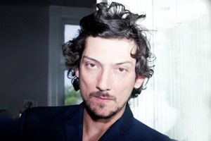 Biografía de León Larregui