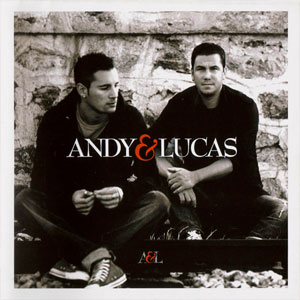 Álbum Con Los Pies En La Tierra de Andy y Lucas