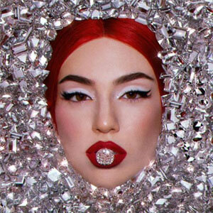 Álbum Diamonds & Dancefloors de Ava Max