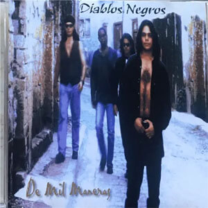 Álbum De Mil Maneras de Diablos Negros