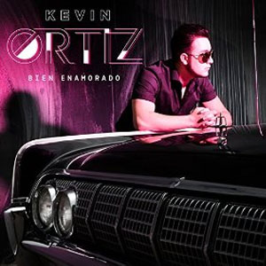 Álbum Bien Enamorado de Kevin Ortíz