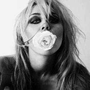 Álbum Bass Persuades de Miley Cyrus