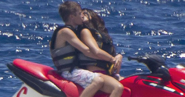 Justin Bieber y Selena Gomez en Hawaii