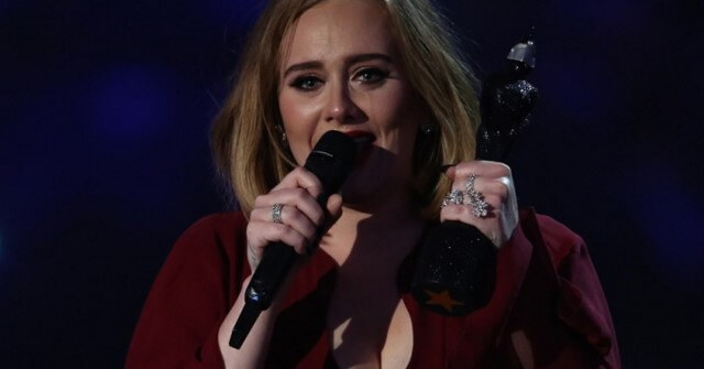 ¡Increíble! Adele se llevó cuatro galardones durante los premios Brit 2016