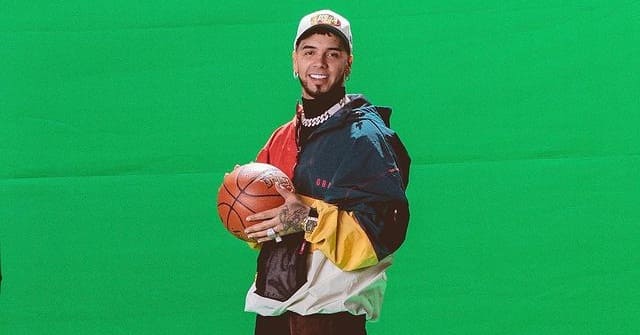 Anuel celebra sus 4 nominaciones a “Premio Lo Nuestro 2022”