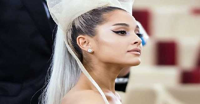 Ariana Grande explica el significado de su nuevo tatuaje