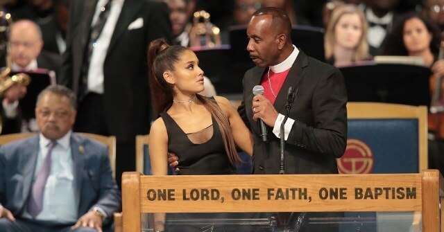 Luego de haber “toqueteado” a Ariana Grande, Obispo emite disculpas (FOTOS+VIDEO)