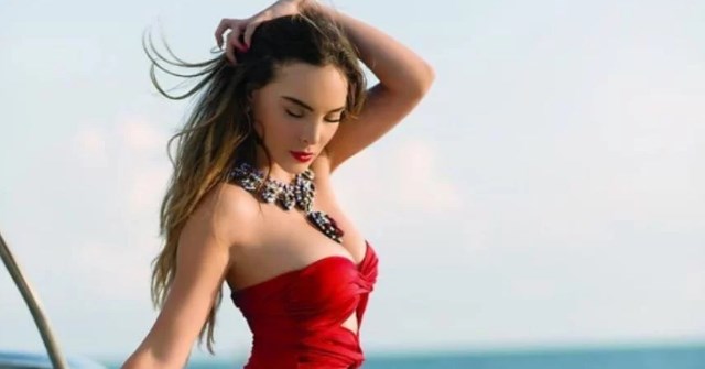 La cantante Belinda supuestamente se deformó una pierna usando Photoshop