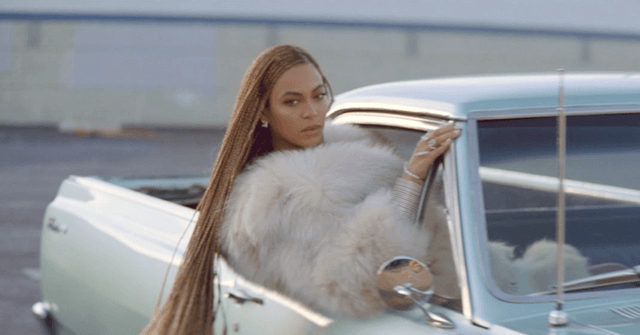 Beyoncé despide a su mánager y lanza nuevo tema