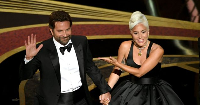 Bradley Cooper y Lady Gaga en los Óscars