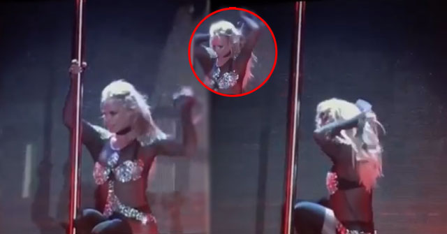 ¿Doblando? Britney Spears sufre bochornoso momento durante concierto (+VÍDEO)