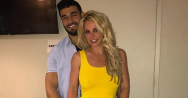 El escultural novio de Britney Spears tiene un “obeso” pasado (+FOTOS)