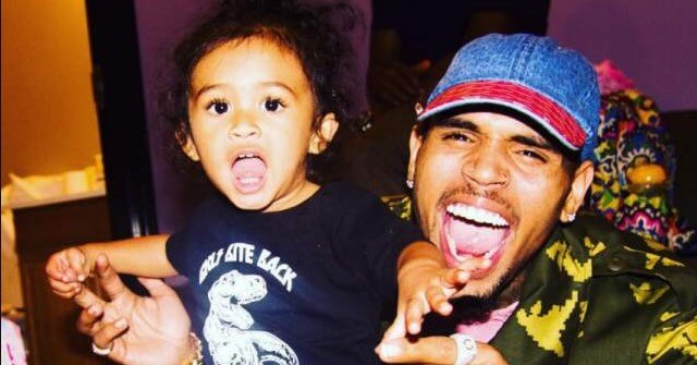Chris Brown es criticado por un obsequio que dio a su hija