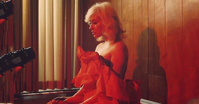 Christina Aguilera revoluciona Internet sensuales fotografías a sus 37 años