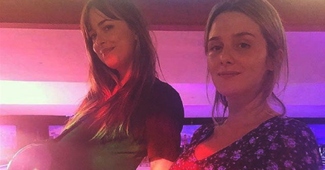 Aseguran que Chris Martin y Dakota Johnson serán padres