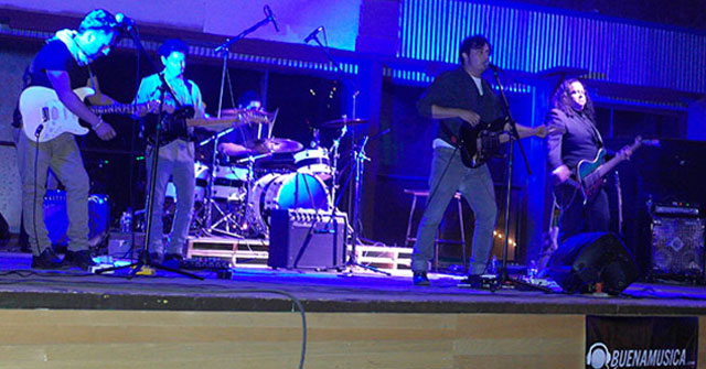 La banda CPRS (Ciprés) tocando en Club Iggy's de Rosarito, Baja California