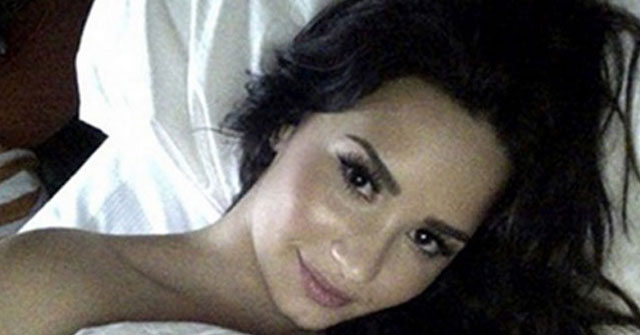 Sacan a la luz fotos al desnudo de Demi Lovato
