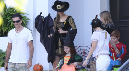 La familia de Juanes disfrazada para Halloween