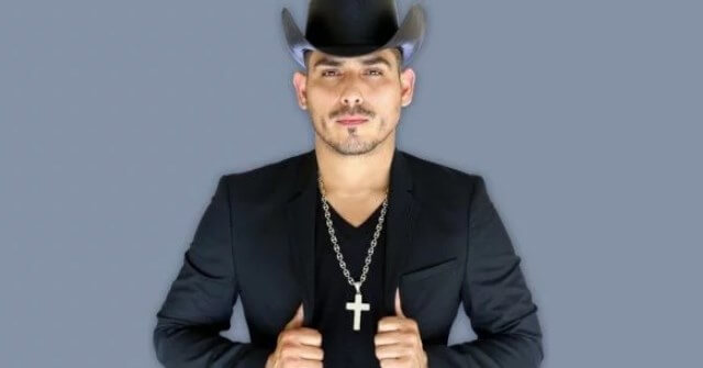 Espinoza Paz ingresó de emergencia al hospital