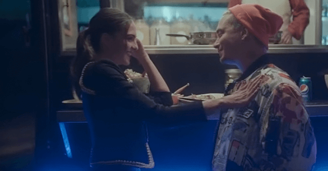 J Balvin estrena video para su nuevo sencillo Bobo