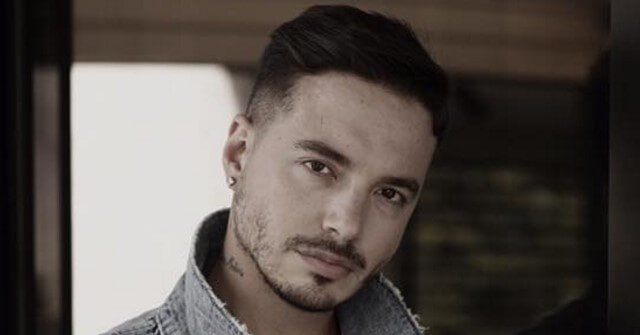 J Balvin se volvió a pintar el cabello en menos de un mes | FOTO