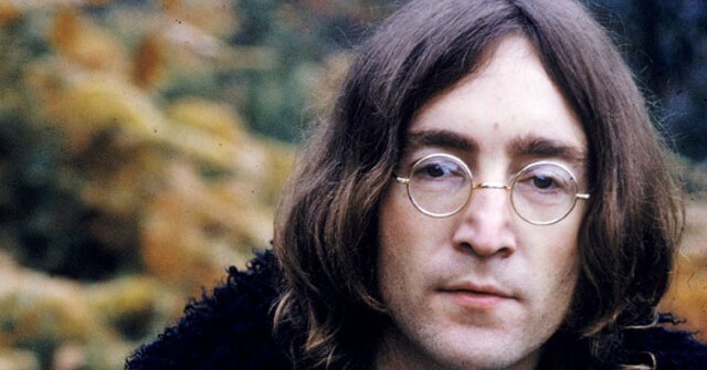 Compran mechón de cabello de John Lennon por 35 mil dólares