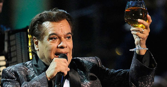 Personalidades se pronuncian en Twitter tras la muerte de Juan Gabriel