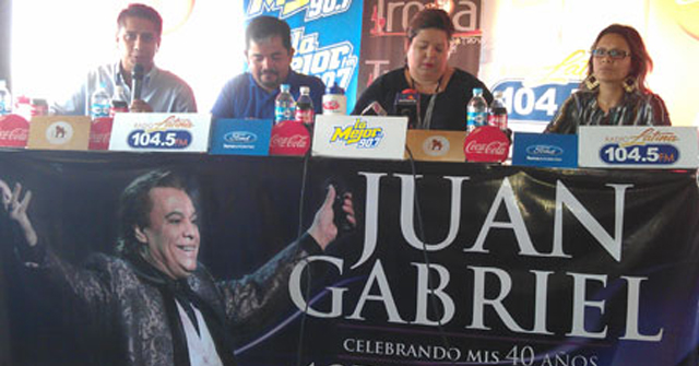 Rueda de prensa para anunciar concierto de Juan Gabriel en Tijuana