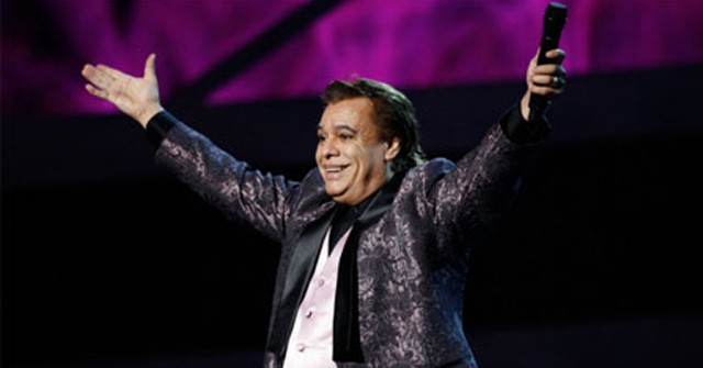 Juan Gabriel le canta a venezuela