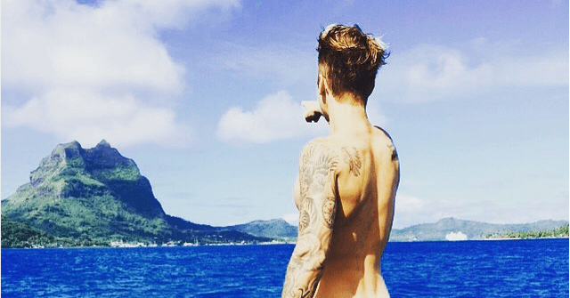 WTF? Justin Bieber mostró sus pálidas nalgas por Instagram [FOTO]
