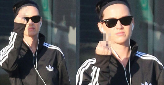 Katy Perry hace señal obscena a los paparazzis