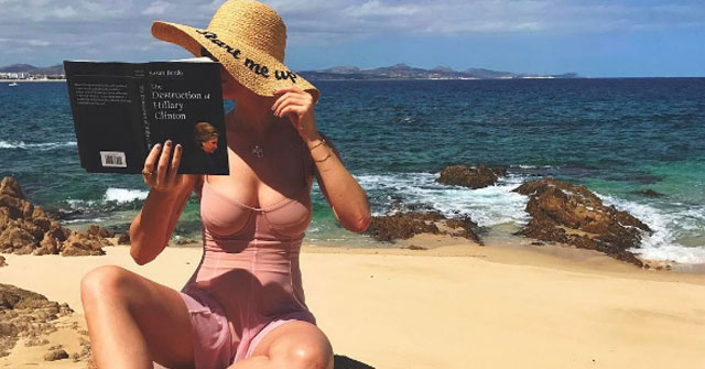 Katy Perry se deja ver en playas mexicanas (+FOTO)