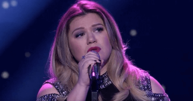 Mira la emotiva presentación de Kelly Clarkson en la última temporada de American Idol