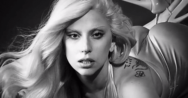 Lady Gaga fue encontrada semidesnuda en un bar de Londres 