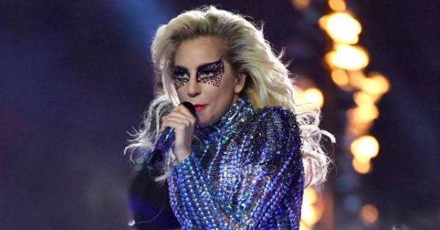 Lady Gaga retoma su gira tras fibromialgia 