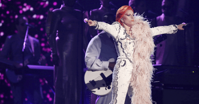 El tributo de Lady Gaga a David Bowie [VIDEO]