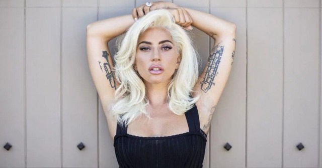 Gaga confirmó que fue víctima de la violación por alguien del mundo artístico, pero no dijo quién.