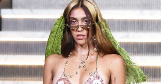 Lourdes Leon desfila sin depilarse