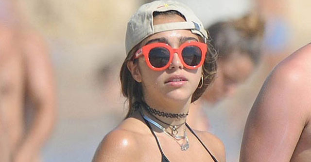 Lourdes León, hija de Madonna, fumando marihuana en sexy bikini