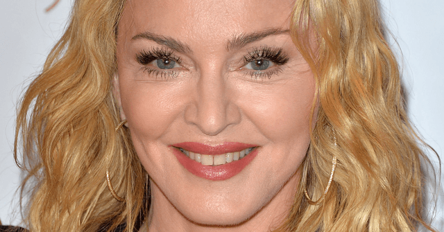 ¡Polémica! Madonna publica foto de sus hijos adoptivos masajeando sus pies [FOTO]