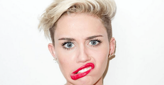 Miley Cyrus se muestra desnuda y fumando marihuana en Instagram [FOTO+VIDEOS]