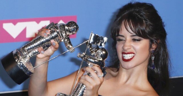 Camila Cabello arrasó con la competencia en Mejor Artista del año