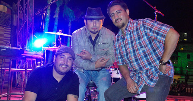 Newton & Sozinho en Club Iggy's de Rosarito, Baja California