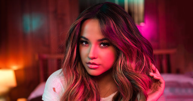 Becky G confiesa que tiene una media hermana (+FOTO)