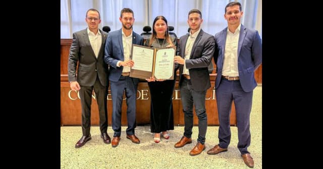 Destra recibe reconocimiento por parte del Concejo de Medellín