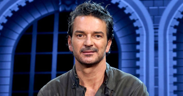 Ricardo Arjona confiesa no “ser víctima de la moda”