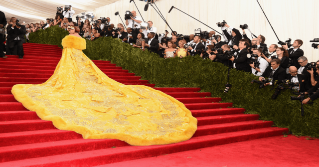Rihanna y el vestido que deslumbró la Gala Met